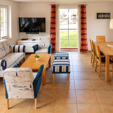 Holiday home Urlaub Am Im Reethaus Fabius Gramkow
